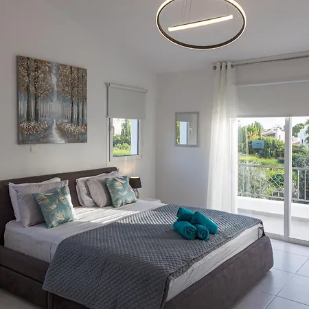 Grand Baci فيلة *