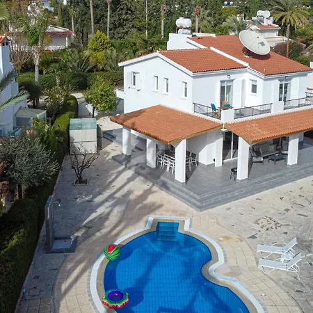 Grand Baci * كورال باي