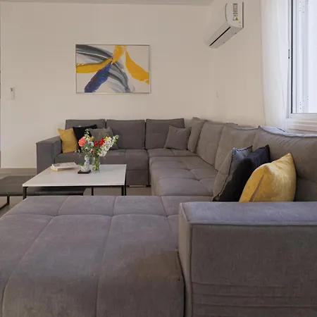 Grand Baci Vila Coral Bay