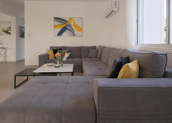 Grand Baci Vila Coral Bay