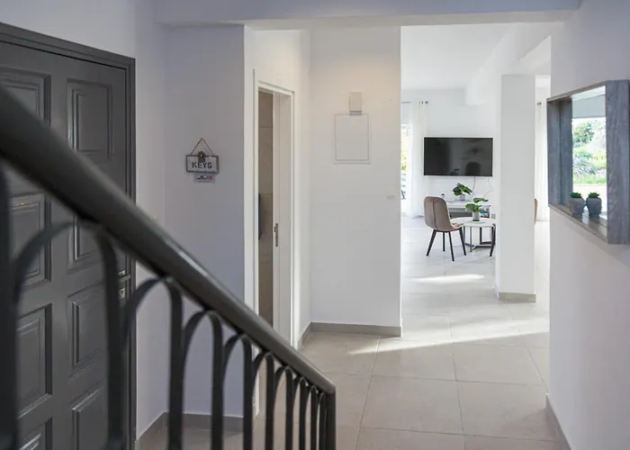 Grand Baci Vila Coral Bay