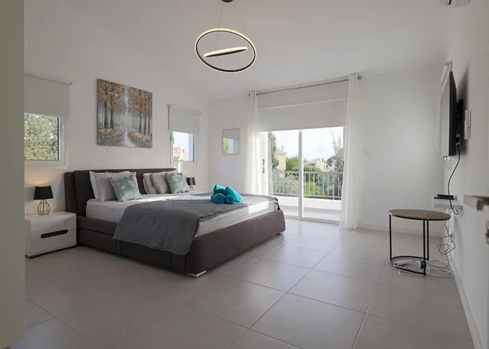 Grand Baci Vila Coral Bay